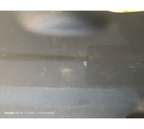 Обшивка крышки двери багажника