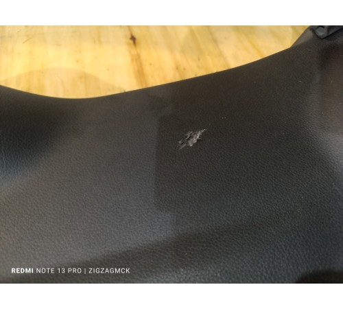 Обшивка крышки двери багажника