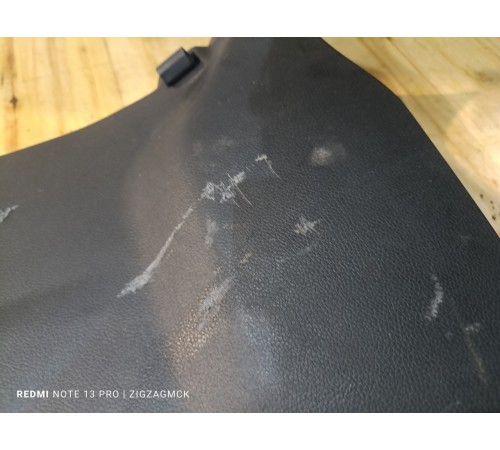 Обшивка крышки двери багажника