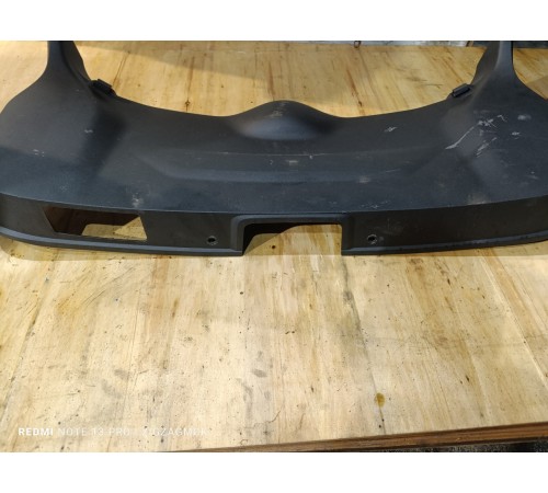 Обшивка крышки двери багажника