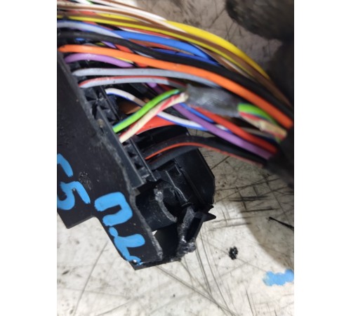 Электропроводка двери (передняя левая)
