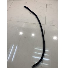 Уплотнитель двери багажника (правая)