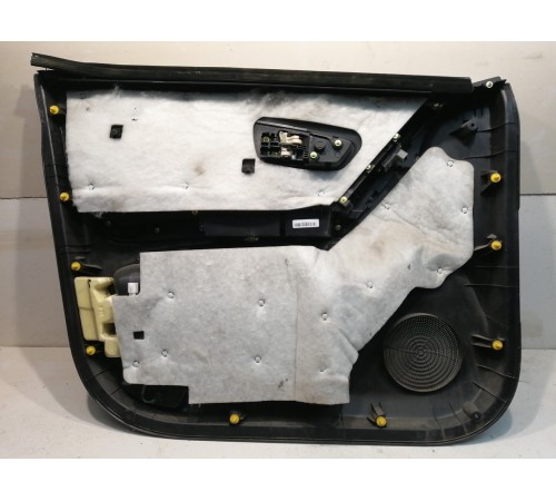 Обшивка двери передняя правая