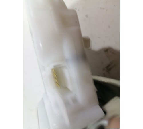 Замок двери крышки багажника