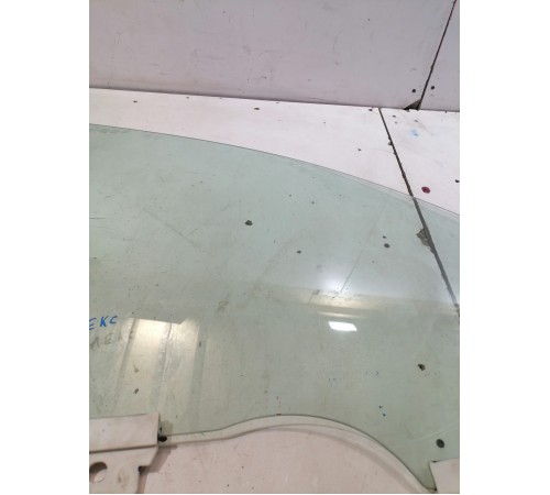 Стекло двери переднее правое