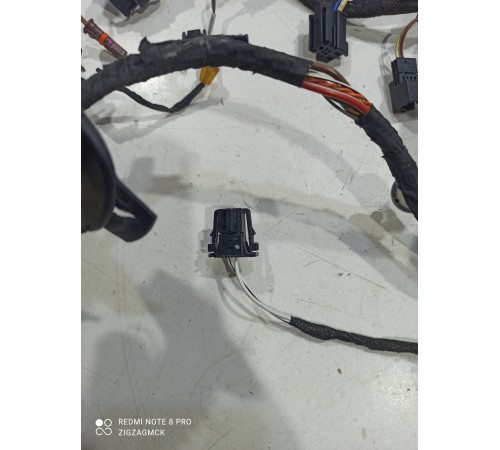 Электропроводка двери (передняя правая)