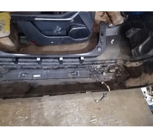 Задний бампер в сборе