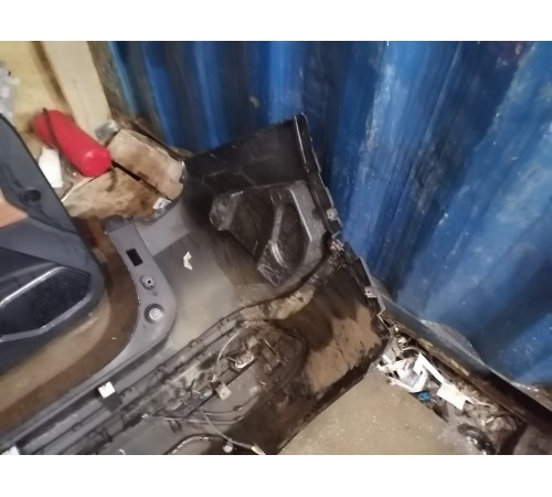 Задний бампер в сборе