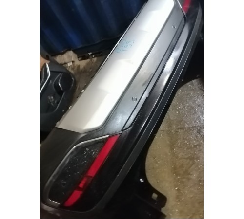 Задний бампер в сборе