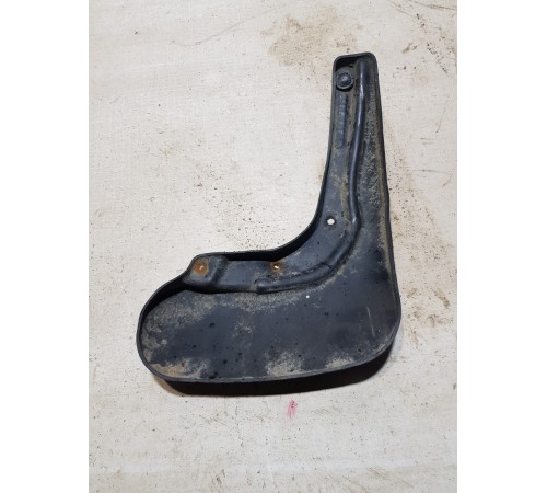 Брызговик задний левый