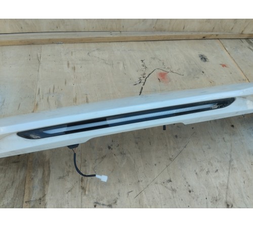 Спойлер крышки багажника