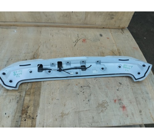 Спойлер крышки багажника