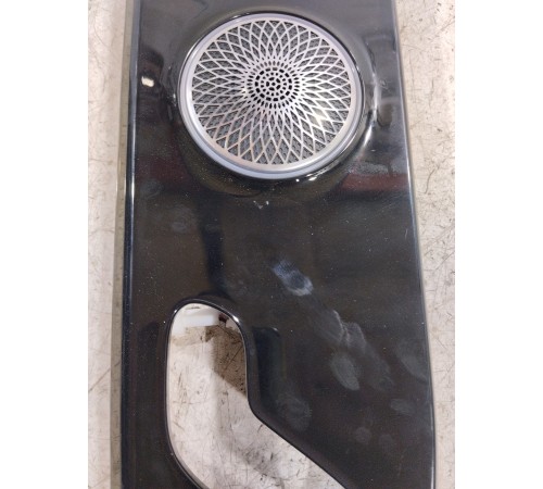 Накладка обшивки двери с динамиком задняя правая