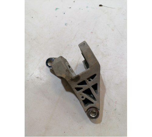 Опора КПП нижняя, кронштейн