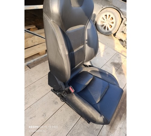 Сиденье переднее левое