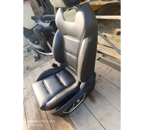 Сиденье переднее левое