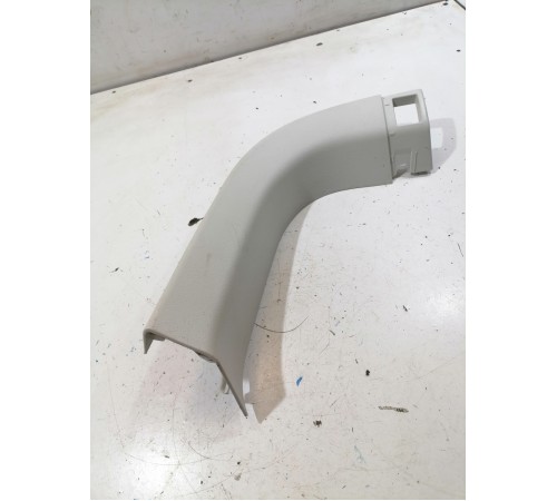 Обшивка крышки багажника правая