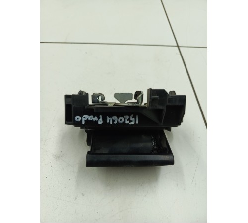 Ручка открывания двери багажника