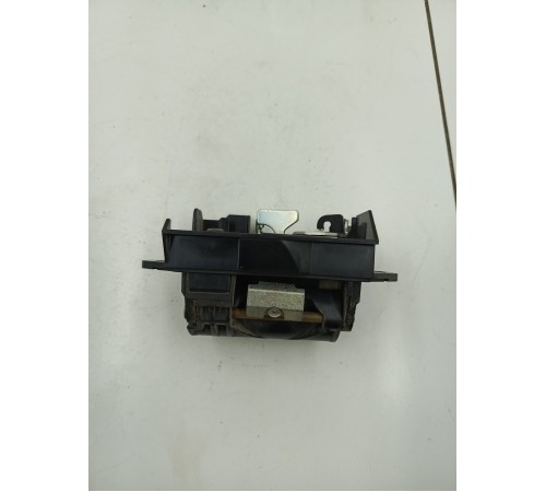 Ручка открывания двери багажника