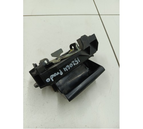 Ручка открывания двери багажника