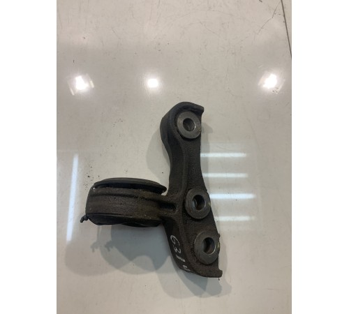 Кронштейн переднего редуктора