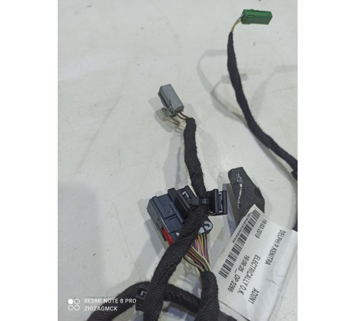 Электропроводка двери (передняя левая)
