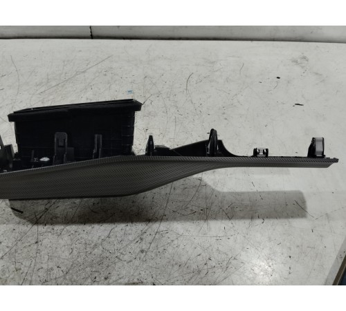 Воздушный дефлектор передний левый