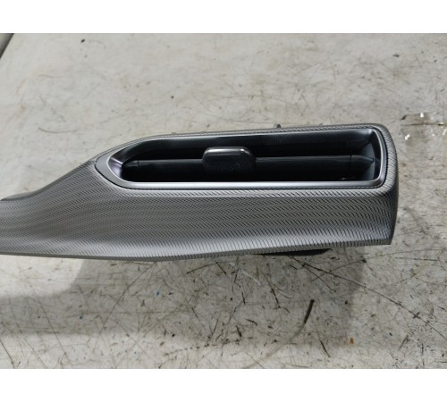 Воздушный дефлектор передний левый