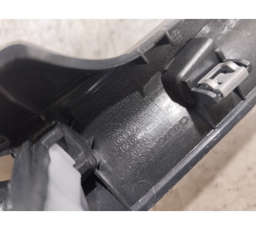 Воздушный дефлектор передний левый