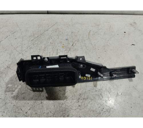 Воздушный дефлектор передний левый