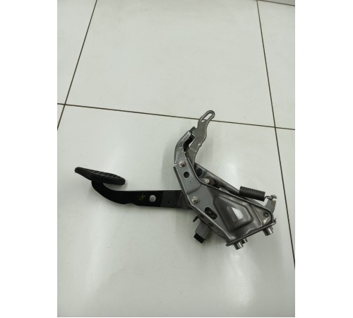 Педаль тормоза