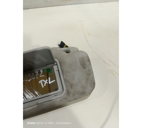 Козырек солнцезащитный правый с подсветкой