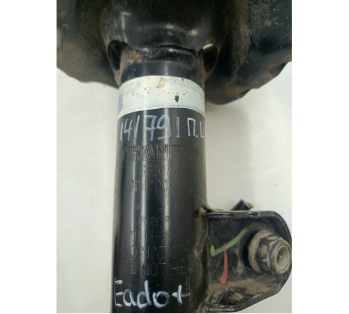 Амортизатор подвески передний левый в сборе