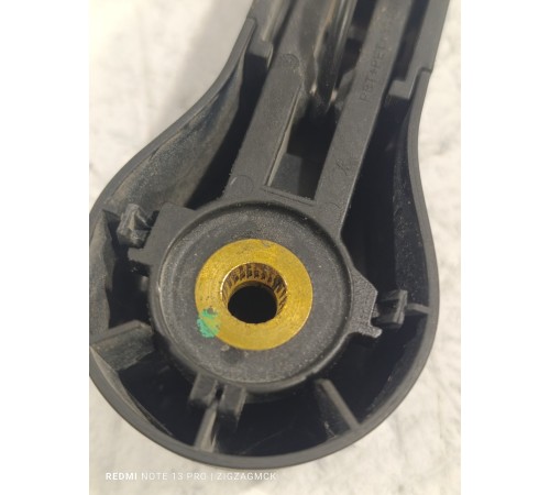 Поводок стеклоочистителя задний