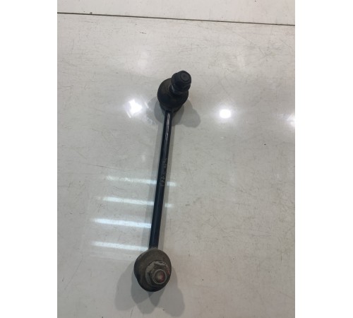 Стойка переднего стабилизатора