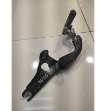 Петля крышки багажника (левая)