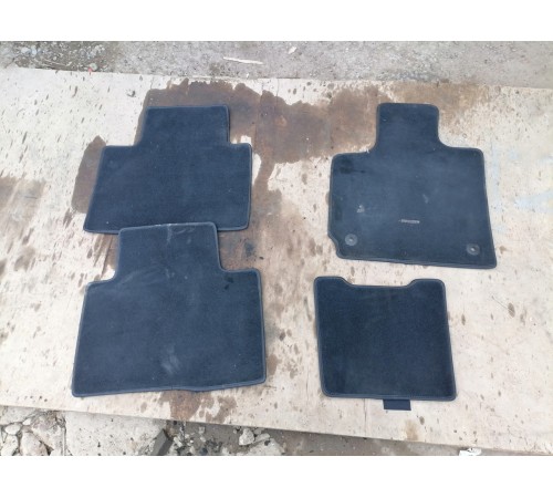 Комплект ковриков салона