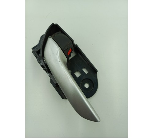 Ручка двери передняя левая внутренняя