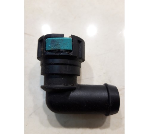 Соединительный штуцер(угловой соединитель)