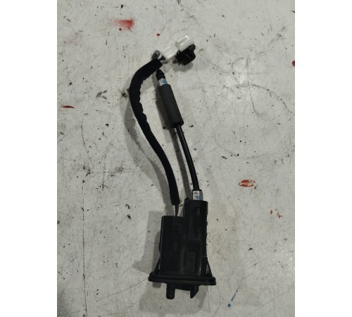 Активатор крышки лючка бензобака