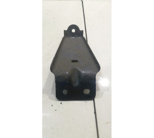 Кронштейн локера (задний,правый)