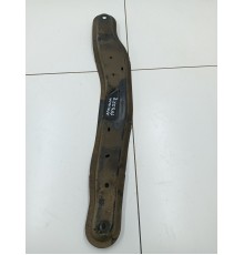 Поперечина подрамника передняя