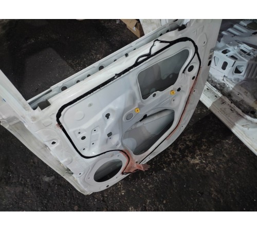 Дверь (задняя, правая)