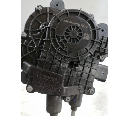 Замок двери задний левый