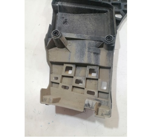 Кронштейн заднего бампера левый