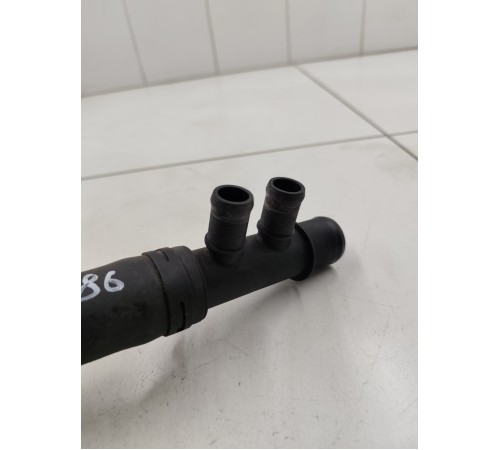 Патрубок системы охлаждения