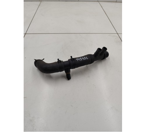 Патрубок системы охлаждения