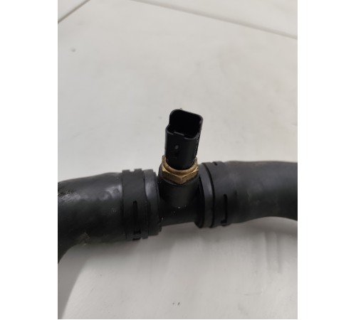 Патрубок системы охлаждения