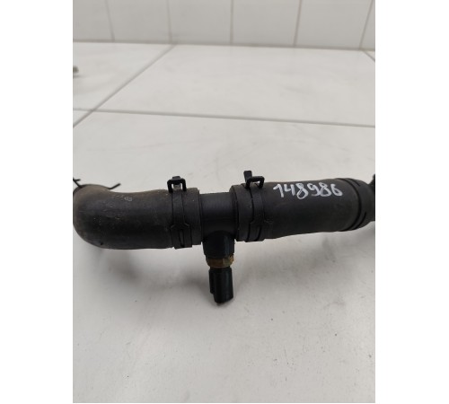 Патрубок системы охлаждения