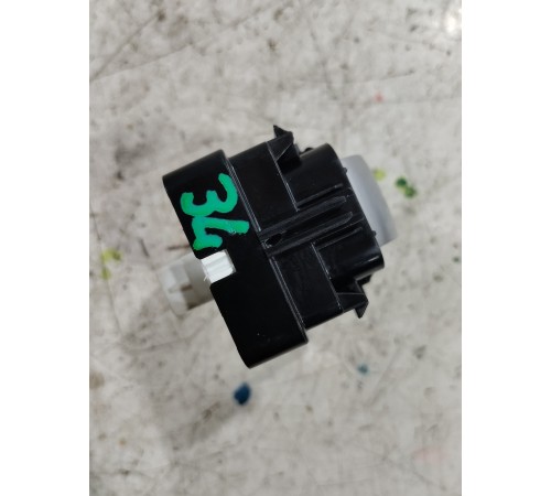 Кнопка стеклоподъемника 